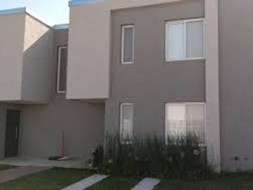 OPORTUNIDAD! Casa estilo Dúplex a Estrenar