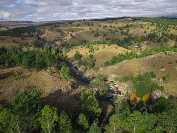 Exclusivo Campo con Costa de Río en Atos Pampa