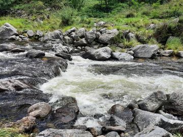 Exclusivo Campo con Costa de Río en Atos Pampa