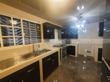 Casa En Venta En Los Faisanes, Guadalupe, Nuevo León
