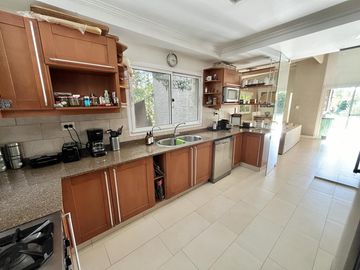 Espectacular Casa a la Laguna - Barrio Privado Castores 1
