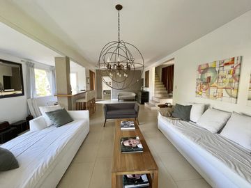 Espectacular Casa a la Laguna - Barrio Privado Castores 1