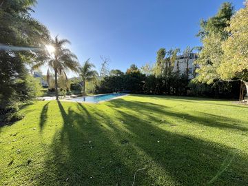 Espectacular Casa a la Laguna - Barrio Privado Castores 1