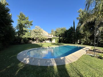Espectacular Casa a la Laguna - Barrio Privado Castores 1