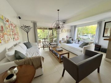 Espectacular Casa a la Laguna - Barrio Privado Castores 1