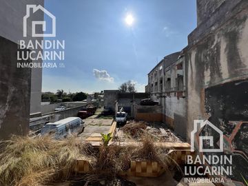 Terreno en Venta y en Alquiler en Berazategui - Ex Galpon a reciclar -  Acceso directo Autopista.