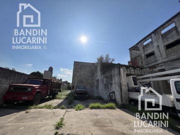 Terreno en Venta y en Alquiler en Berazategui - Ex Galpon a reciclar -  Acceso directo Autopista.