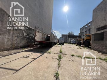 Terreno en Venta y en Alquiler en Berazategui - Ex Galpon a reciclar -  Acceso directo Autopista.