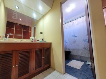 Casa 5 ambientes en Venta en Villa Ballester - Lote 418 m2 a 3 cuadras del centro comercial