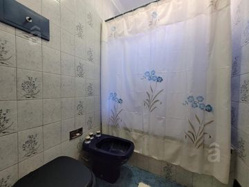 Casa 5 ambientes en Venta en Villa Ballester - Lote 418 m2 a 3 cuadras del centro comercial