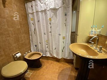 Casa 5 ambientes en Venta en Villa Ballester - Lote 418 m2 a 3 cuadras del centro comercial