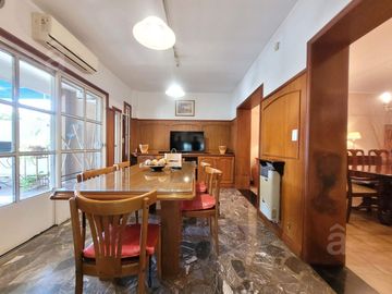 Casa 5 ambientes en Venta en Villa Ballester - Lote 418 m2 a 3 cuadras del centro comercial