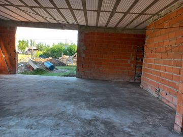 Casa en  Venta 2 dormitorios 2 baños a terminar en el barrio el Molino Roldan