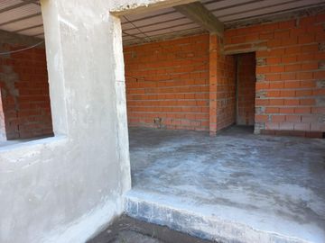 Casa en  Venta 2 dormitorios 2 baños a terminar en el barrio el Molino Roldan