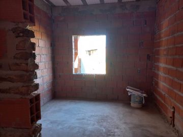 Casa en  Venta 2 dormitorios 2 baños a terminar en el barrio el Molino Roldan