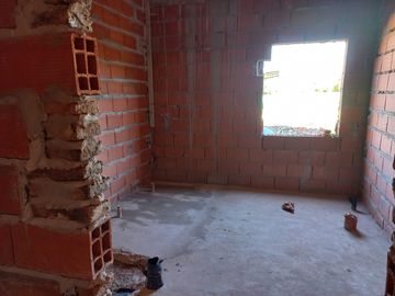 Casa en  Venta 2 dormitorios 2 baños a terminar en el barrio el Molino Roldan