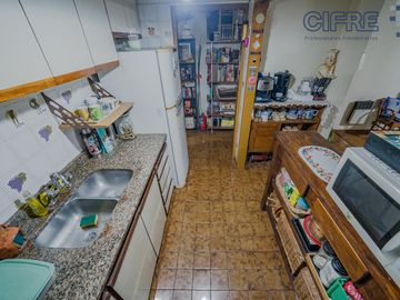 PH en Villa Devoto de 4 ambientes con gran patio y quincho equipado, 2 baños