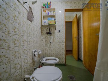 PH en Villa Devoto de 4 ambientes con gran patio y quincho equipado, 2 baños