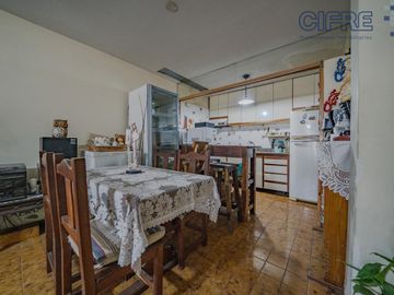 PH en Villa Devoto de 4 ambientes con gran patio y quincho equipado, 2 baños