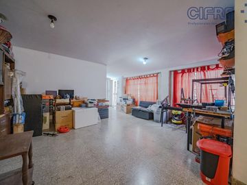 PH en Villa Devoto de 4 ambientes con gran patio y quincho equipado, 2 baños