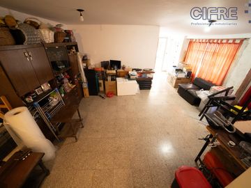 PH en Villa Devoto de 4 ambientes con gran patio y quincho equipado, 2 baños