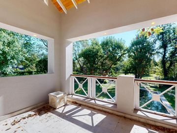 Casa en  Venta en Abril Club de Campo