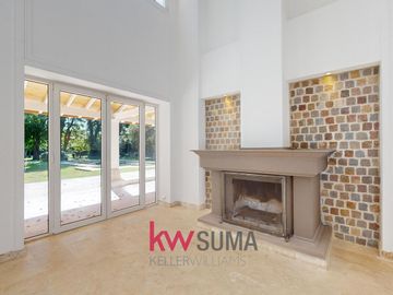 Casa en  Venta en Abril Club de Campo
