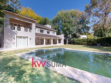 Casa en  Venta en Abril Club de Campo