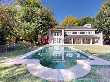 Casa en  Venta en Abril Club de Campo