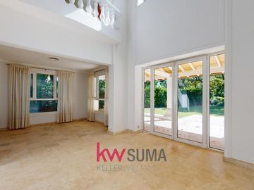 Casa en  Venta en Abril Club de Campo