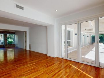 Casa en  Venta en Abril Club de Campo