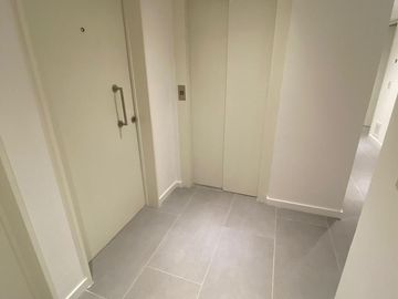 HERMOSO 2 AMB A ESTRENAR CON COCHERA , DETALLES DE CALIDAD