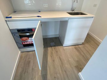 HERMOSO 2 AMB A ESTRENAR CON COCHERA , DETALLES DE CALIDAD