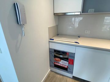 HERMOSO 2 AMB A ESTRENAR CON COCHERA , DETALLES DE CALIDAD