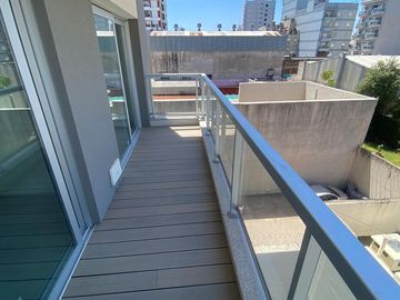 HERMOSO 2 AMB A ESTRENAR CON COCHERA , DETALLES DE CALIDAD