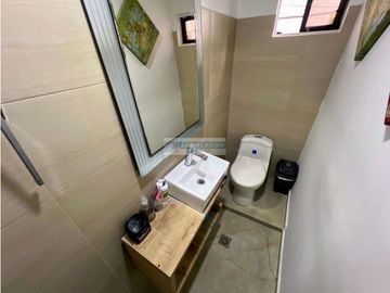 Casa con piscina en la cumbre