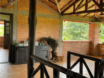 SE VENDE FINCA EN ALCALA  CON 8 CUADRAS
