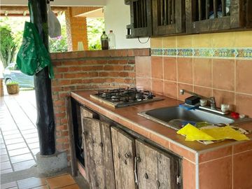 SE VENDE FINCA EN ALCALA  CON 8 CUADRAS