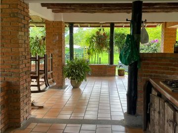 SE VENDE FINCA EN ALCALA  CON 8 CUADRAS
