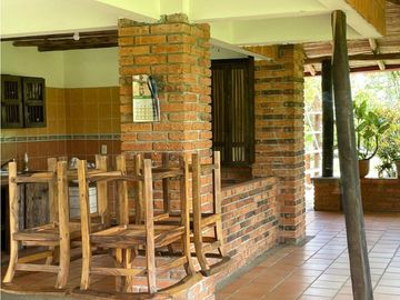 SE VENDE FINCA EN ALCALA  CON 8 CUADRAS