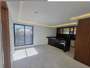 Casa en  venta frente a Sonata con 4 recamaras