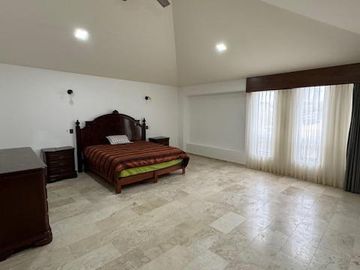 CASA EN VENTA DE 5 RECÁMARAS RESIDENCIAL EL MOLINO LEÓN GTO