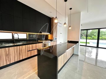 Casa en Venta en Cancun, Lagos del sol
