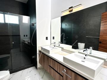 Casa en Venta en Cancun, Lagos del sol