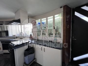 Casa para remodelar en Valle Escondido