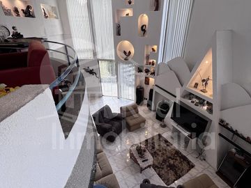 Casa para remodelar en Valle Escondido