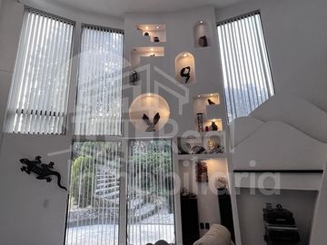 Casa para remodelar en Valle Escondido