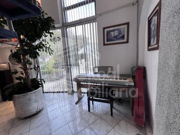Casa para remodelar en Valle Escondido