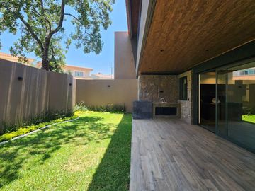 Casa en  Venta en Club de Golf Altozano con Casa Club