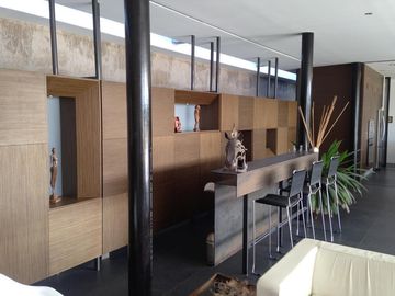 Venta Espectacular Casa 5 dormitorios en Urbanización Pillagua. Sector Santa Ines. Cumbayá. SC
